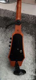 CR5 Electric Violin è il violino elettrico 5 corde