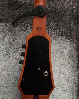 CR5 Electric Violin è il violino elettrico 5 corde
