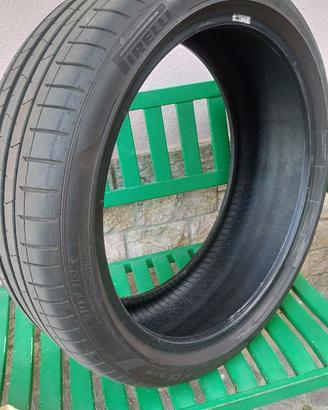 4 Pneumatici Pirelli Pzero