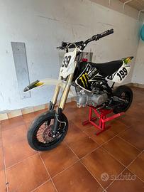 Pit bike