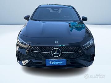 Mercedes a200d Amg-line Night pack