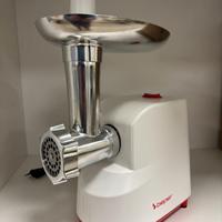 Tritacarne con accessorio passa pomodoro