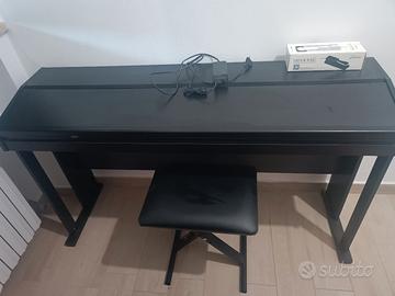 pianoforte pedale e sgabello 