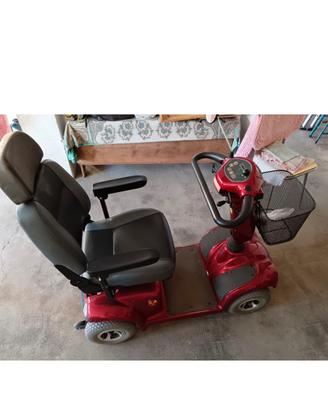 Scooter elettrico per anziani e disabili