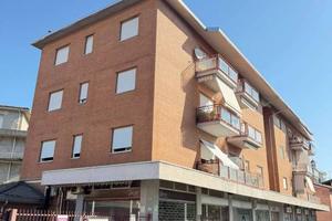Appartamento di 85 m² con 3 locali e box auto a Bo
