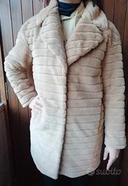 Eco pelliccia in perfette condizioni 😊 TG S