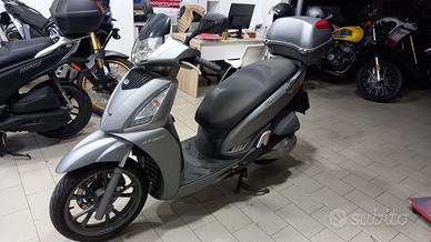 Kymco People GT300i