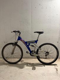 Bicicletta mountain bike 26 pollici cambio Shimano