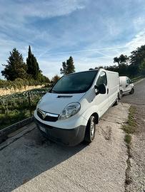 Furgone RENAULT TRAFIC 2010