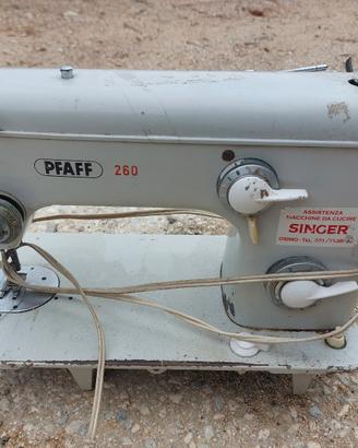 Macchina da cucito vintage SINGER PFAFF 230