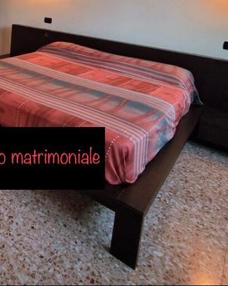 Letto matrimoniale moderno + comodini integrati