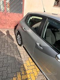 Peugeot 208 pari al nuovo