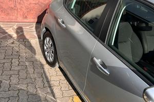 Peugeot 208 pari al nuovo