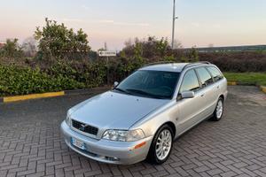 VOLVO V40 1.9 TD