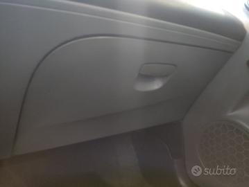 Cassetto portaoggetti SEAT IBIZA del 2011