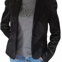 Giacca nera lucida con maniche a sbuffo