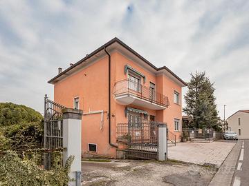 4 LOCALI A SOMMACAMPAGNA