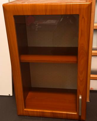 Piccola vetrinetta o credenza