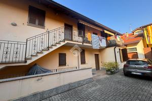 CASA DI CORTE A CAVENAGO DI BRIANZA