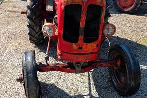 Trattore nuffield dm4