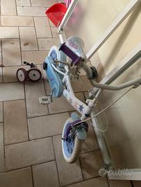 Bici da bambina con rotelle
