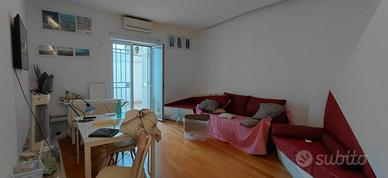 Bilocale con terrazzo
