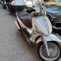 Beverly 300