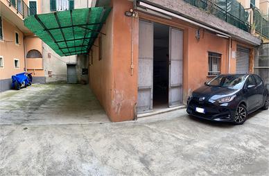 Magazzino/ posti auto