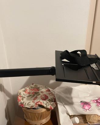 Mensola a parete orientabile di supporto