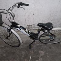 Bici donna Atala 26 pollici ruote antiforo Roma su
