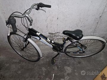 Bici donna Atala 26 pollici ruote antiforo Roma su