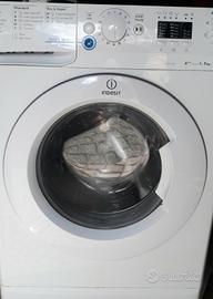 Lavatrice Indesit 9 KG CENTRIFUGA RUMOROSA 