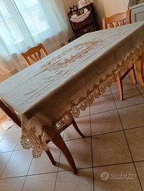 Tovaglia/ pizzo./ shabby