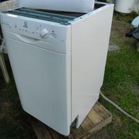 lavastoviglie  indesit