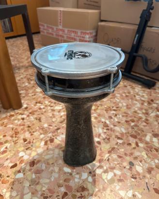 Darbuka in metallo. (Usato)