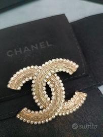 Spilla Chanel