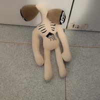 pupazzo siren head cartoon cats huggy wuggy skibid