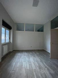 Rif 484 centro storico ufficio studio