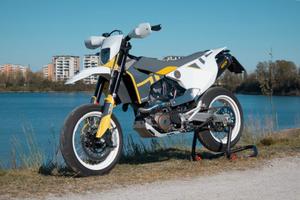 Husqvarna 701 Supermoto 2022