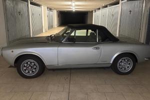 Fiat 124 Spider
