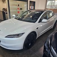 TESLA MODEL 3 HIGHLAND RWD CON AUTOPILOT AVANZATO