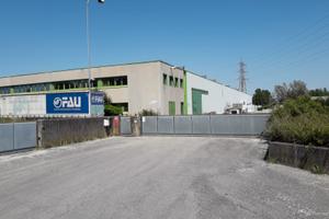 MONFALCONE Ampio capannone /L314