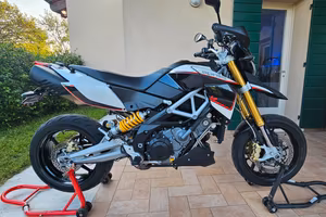 APRILIA DORSODURO 1200 COME NUOVA