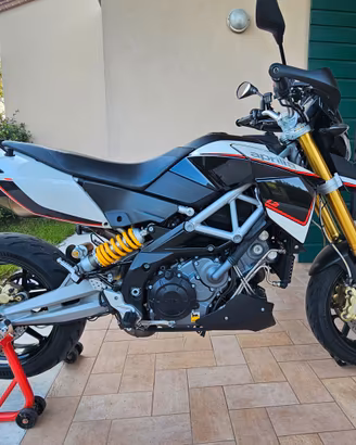 APRILIA DORSODURO 1200 COME NUOVA
