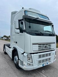 trattore stradale volvo