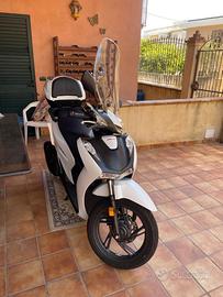 Scooter sh 125