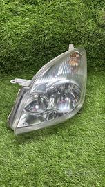 FARO ANTERIORE SINISTRO TOYOTA Corolla Verso 2Â° S