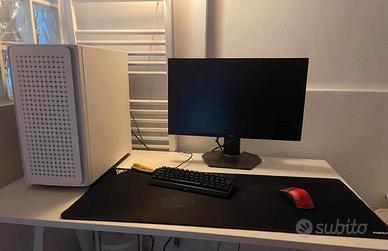 computer da gaming+ monitor, tastiera e mouse