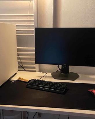 computer da gaming+ monitor, tastiera e mouse