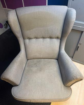 Poltrona IKEA STRANDMON grigia